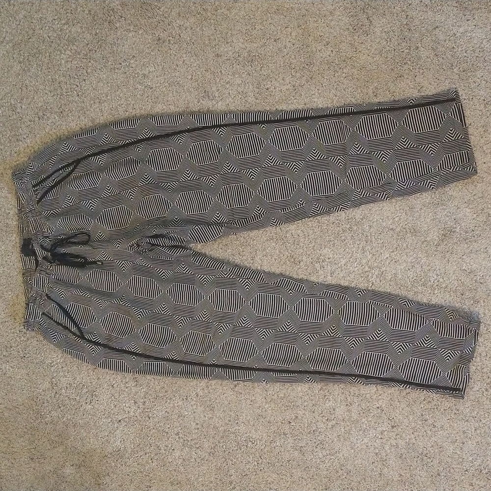 Greylin black and white 100% silk elastic and drawstring pants size L